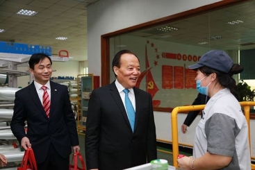 大年初一，張毓強總裁慰問堅守崗位員工