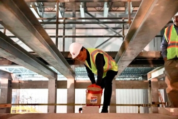 一錘定音！巨石美國年產8萬噸生產線窯爐鎖磚