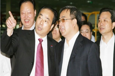 2010年5月，時(shí)任內(nèi)蒙古自治區(qū)黨委書(shū)記、自治區(qū)人大常委會(huì)主任胡春華視察巨石總部。胡春華對(duì)中國(guó)巨石一直以來(lái)依靠科技創(chuàng)新帶動(dòng)企業(yè)進(jìn)步，瞄準(zhǔn)國(guó)際前沿市場(chǎng)研發(fā)新產(chǎn)品的發(fā)展戰(zhàn)略給予了充分肯定。